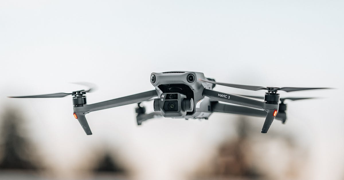 découvrez nos solutions de drone surveillance pour une sécurité optimale, une observation précise et une couverture étendue de vos sites sensibles.