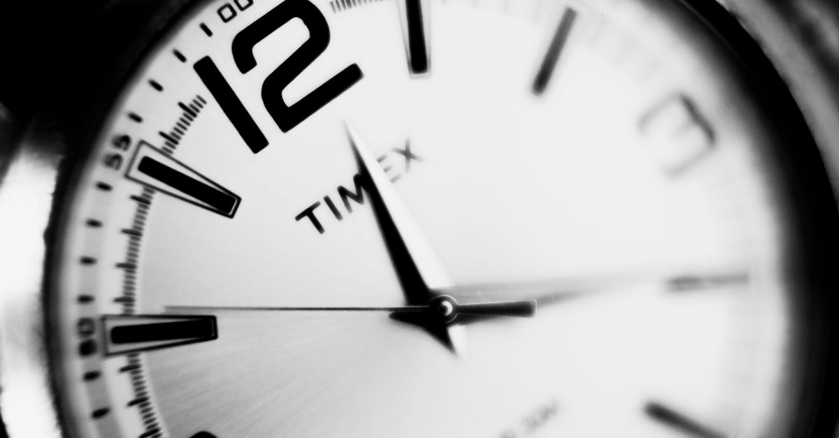 découvrez comment afficher les secondes sur l'horloge de windows pour un suivi précis du temps directement depuis votre bureau.