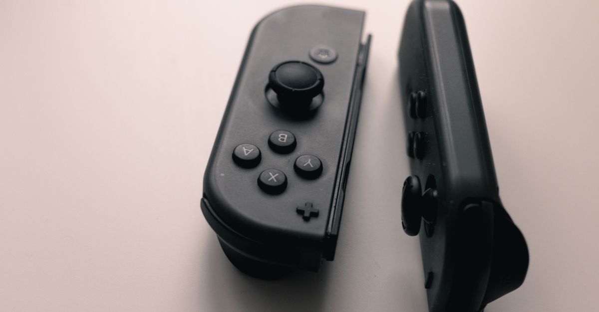 découvrez les accessoires de jeu essentiels pour améliorer votre expérience gaming : casques, claviers, souris et plus encore.