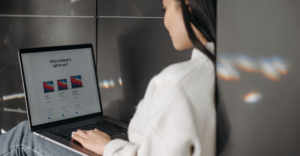 comparaison détaillée des différents modèles de macbook pour vous aider à choisir celui qui correspond le mieux à vos besoins et votre budget.