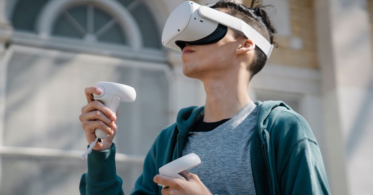 découvrez la réalité virtuelle, une technologie immersive qui transforme votre expérience digitale en vous plongeant dans des mondes 3d interactifs et captivants.