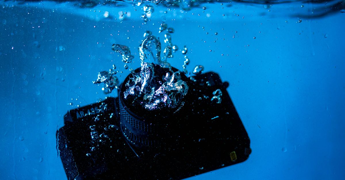découvrez notre sélection de caméras étanches, parfaites pour capturer vos aventures aquatiques avec une qualité d'image exceptionnelle et une résistance à l'eau garantie.