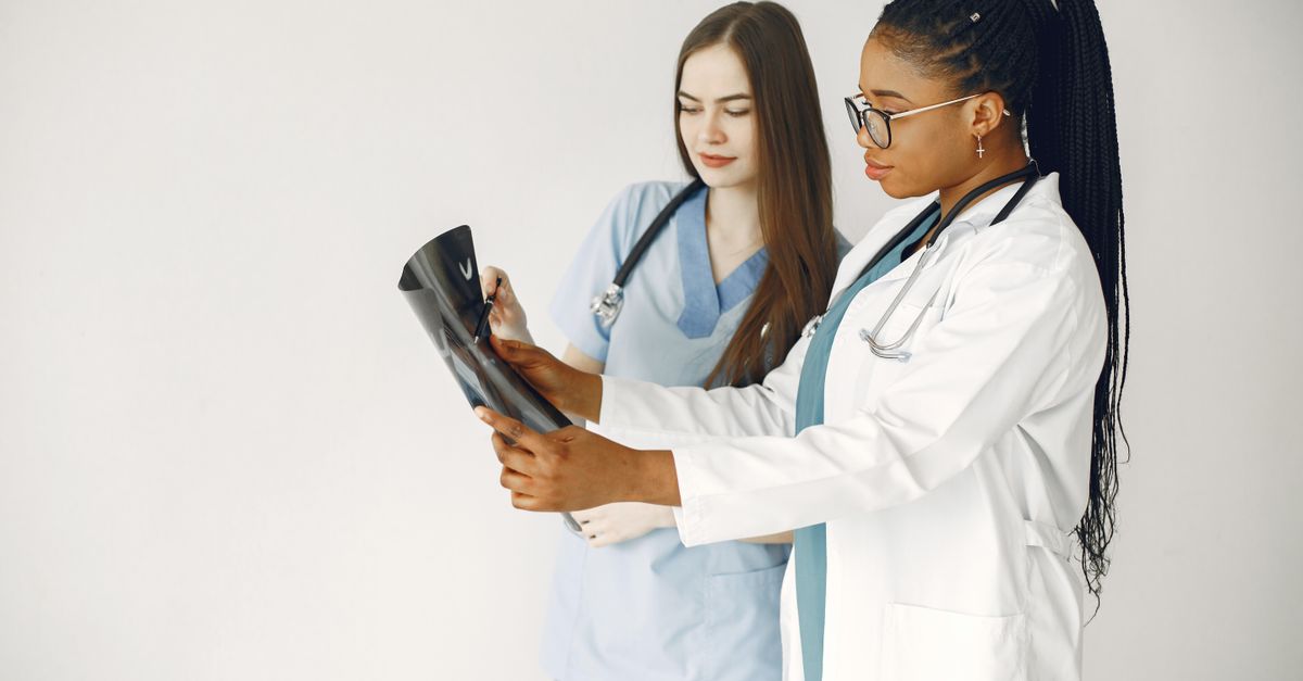 découvrez les salaires des infirmiers en suisse, leurs conditions de travail, les avantages et les perspectives d’emploi dans le secteur de la santé.